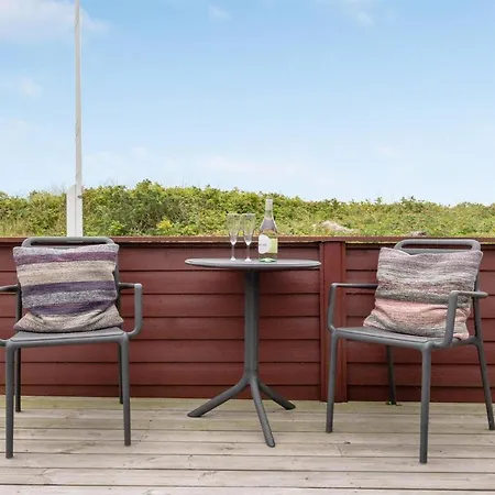 2 Bedroom Cozy In Hvide Sande