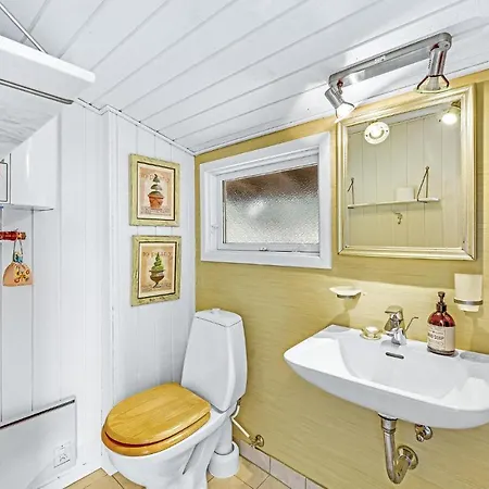2 Bedroom Cozy In Hvide Sande 度假居