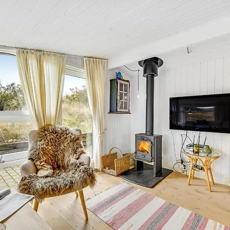 2 Bedroom Cozy In Hvide Sande 度假居